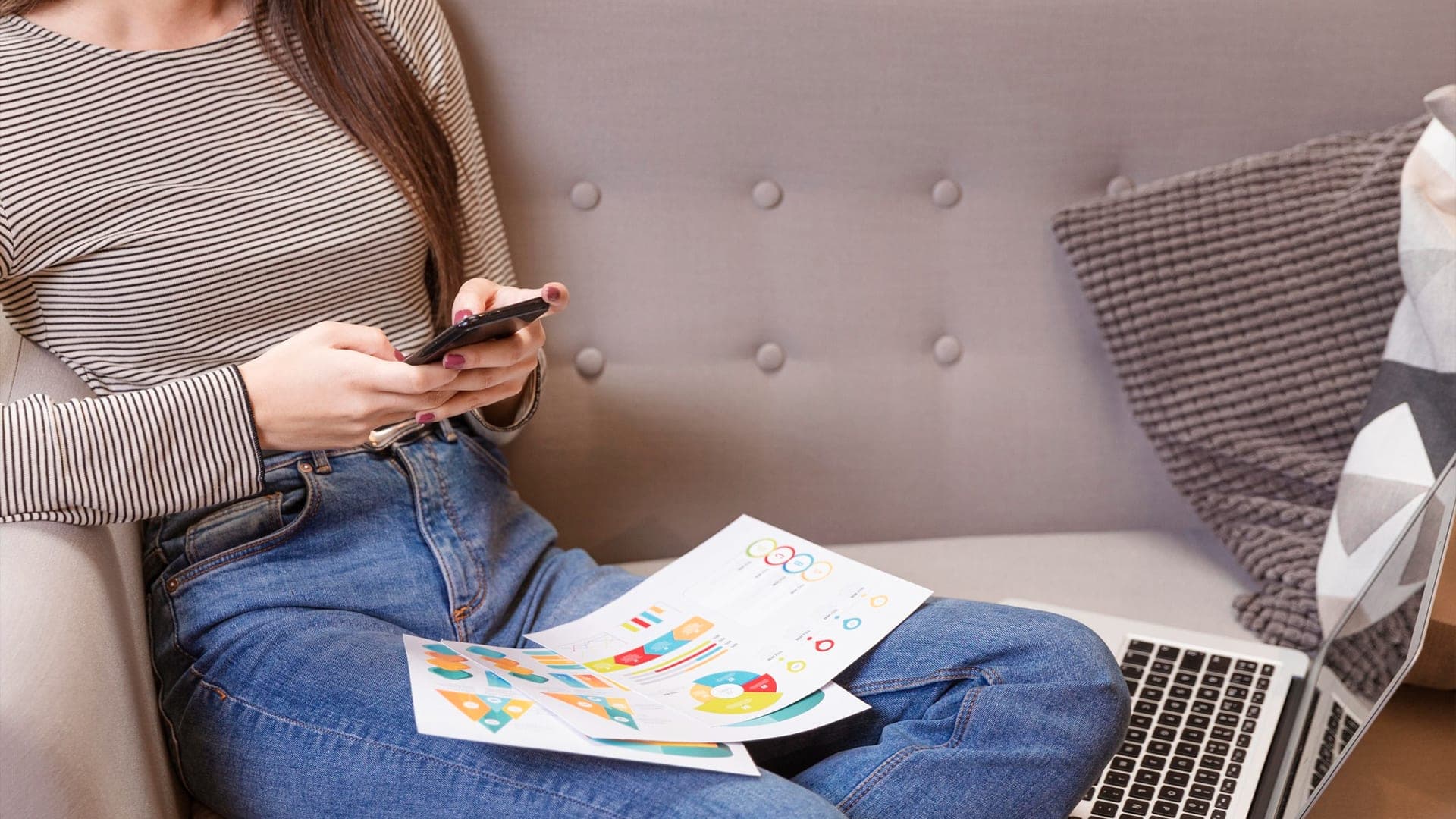 How Do Free Apps Make Money Without Ads? (2026)